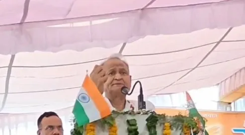 Why Did Ashok Gehlot Criticize the Cancellation of District Status in Sikar and Challenge the Raj CM on Yamuna Water?
