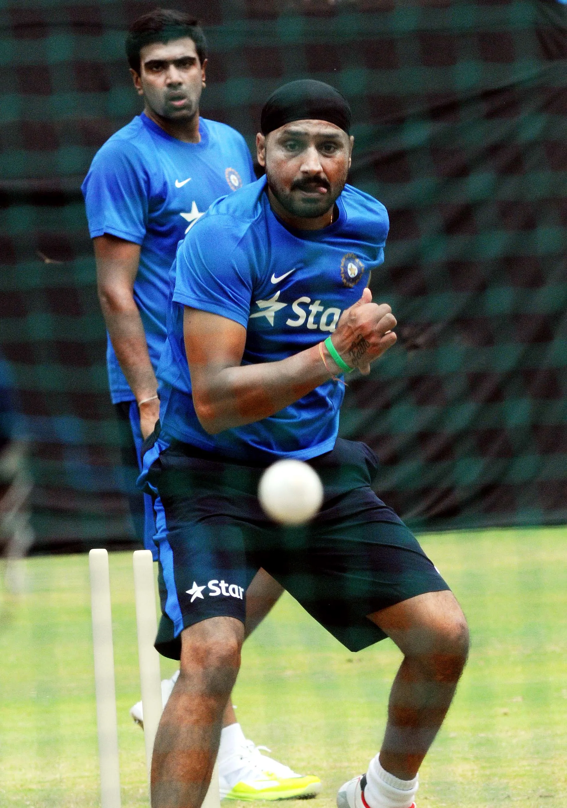 Harbhajan Praises Ashwin for Advancing Spin Bowling Tradition