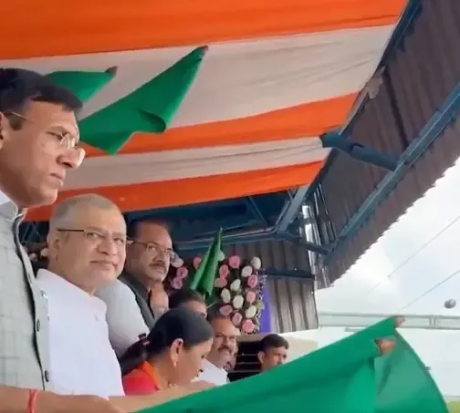 क्या अश्विनी वैष्णव ने भावनगर से अयोध्या के लिए नई साप्ताहिक ट्रेन को हरी झंडी दिखाई?