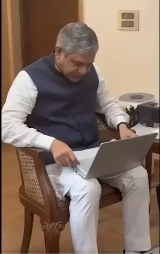 Ashwini Vaishnaw Unveils India-Made Laptop