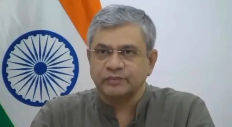 Ashwini Vaishnaw Criticizes Congress for Disrespecting Former PM Manmohan Singh Following 'Ordinance Incident'