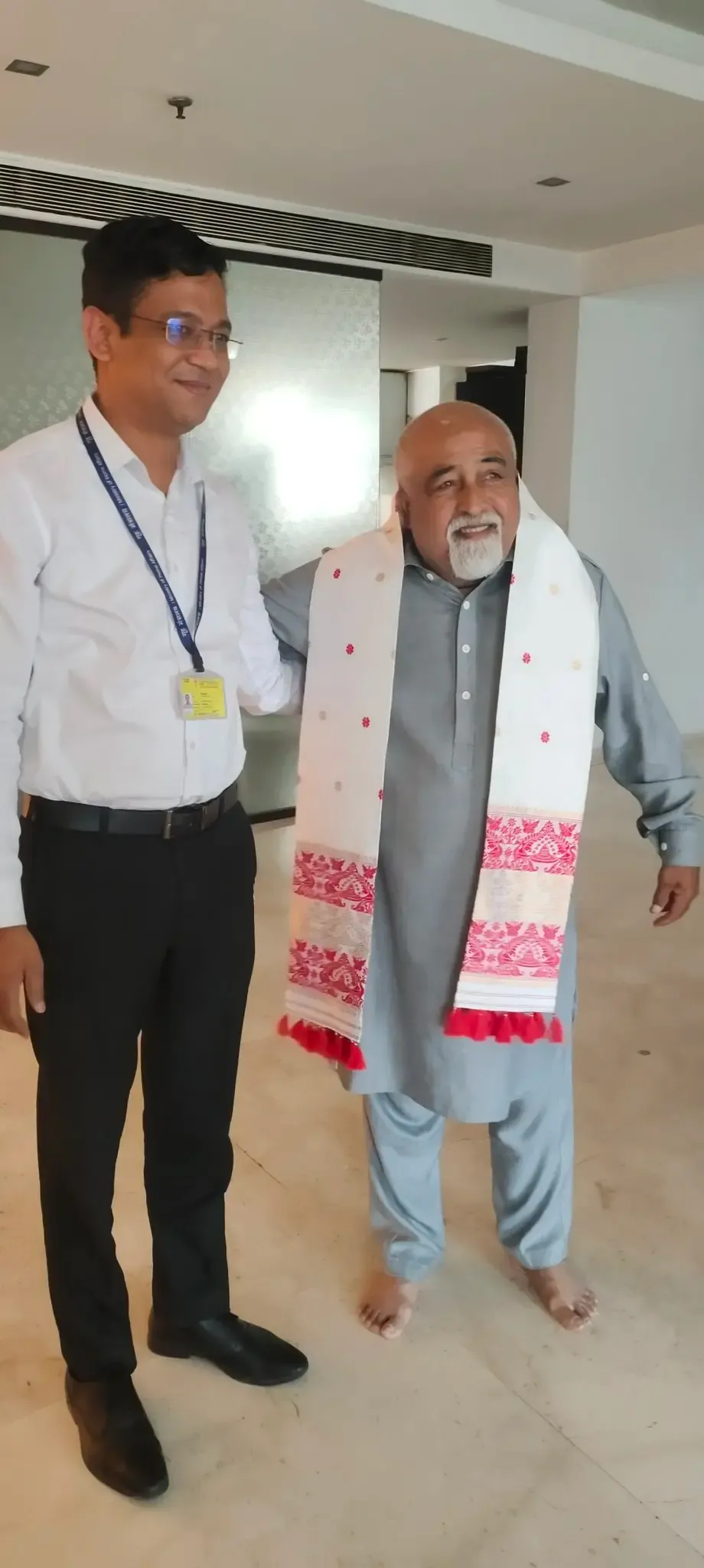 Assam Chief Minister Returns Charger to Fellow Traveler on Dubai Flight