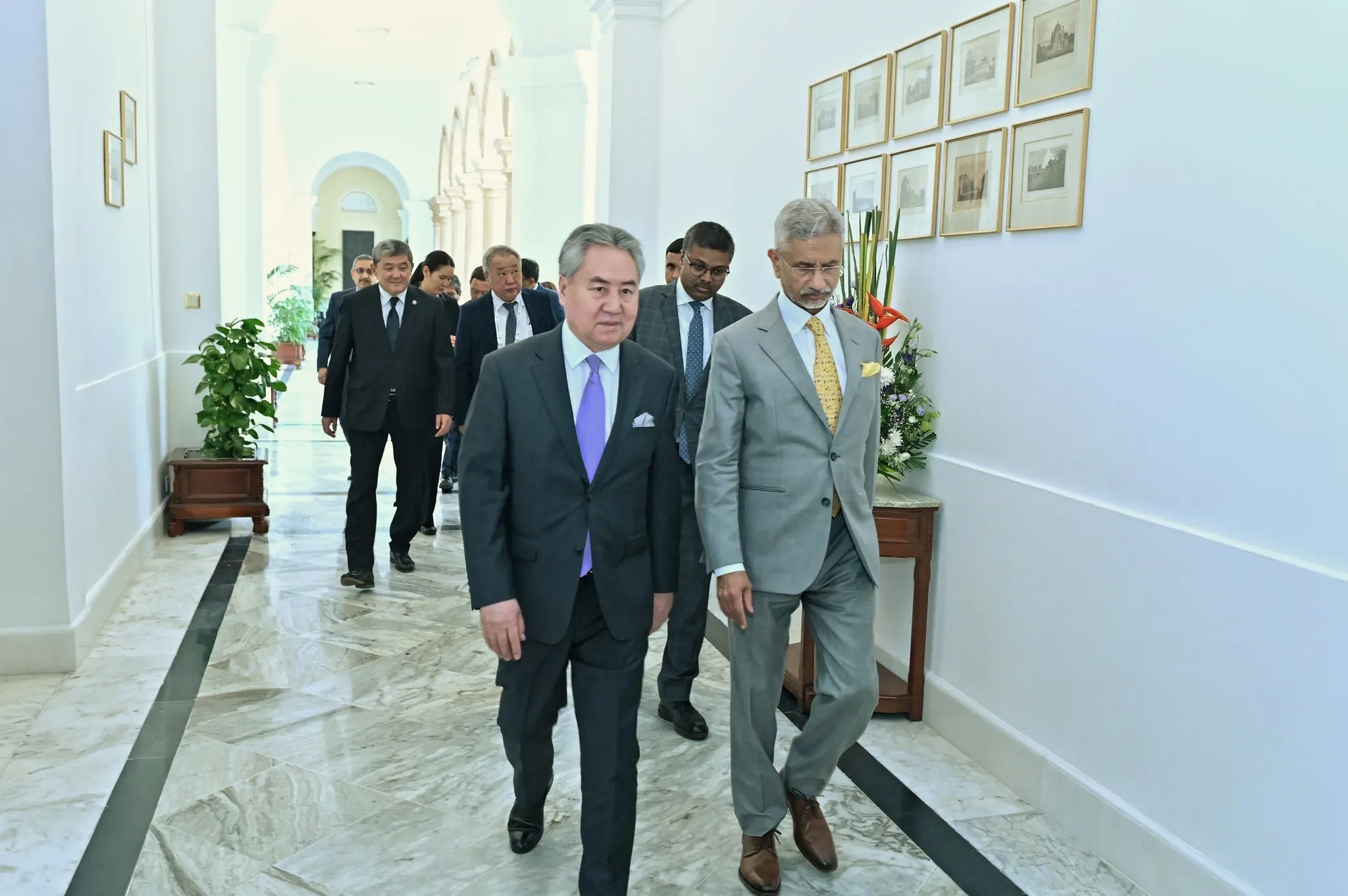 How is Kyrgyzstan's FM Kulubaev Advocating for Stronger Regional Ties?