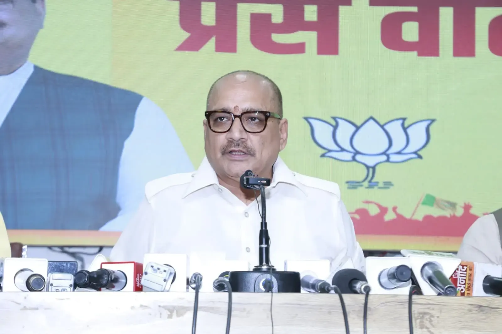 Atishi Critiques Delhi Government for Power Interruptions, BJP Labels it a 'Political Stunt'