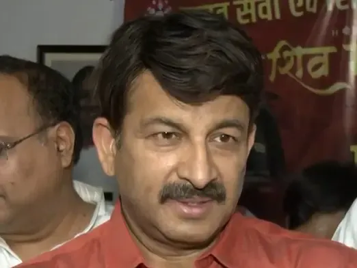 क्या औरंगजेब को 'पवित्र' कहना सही है? आसिफ शेख की टिप्पणी पर मनोज तिवारी की प्रतिक्रिया