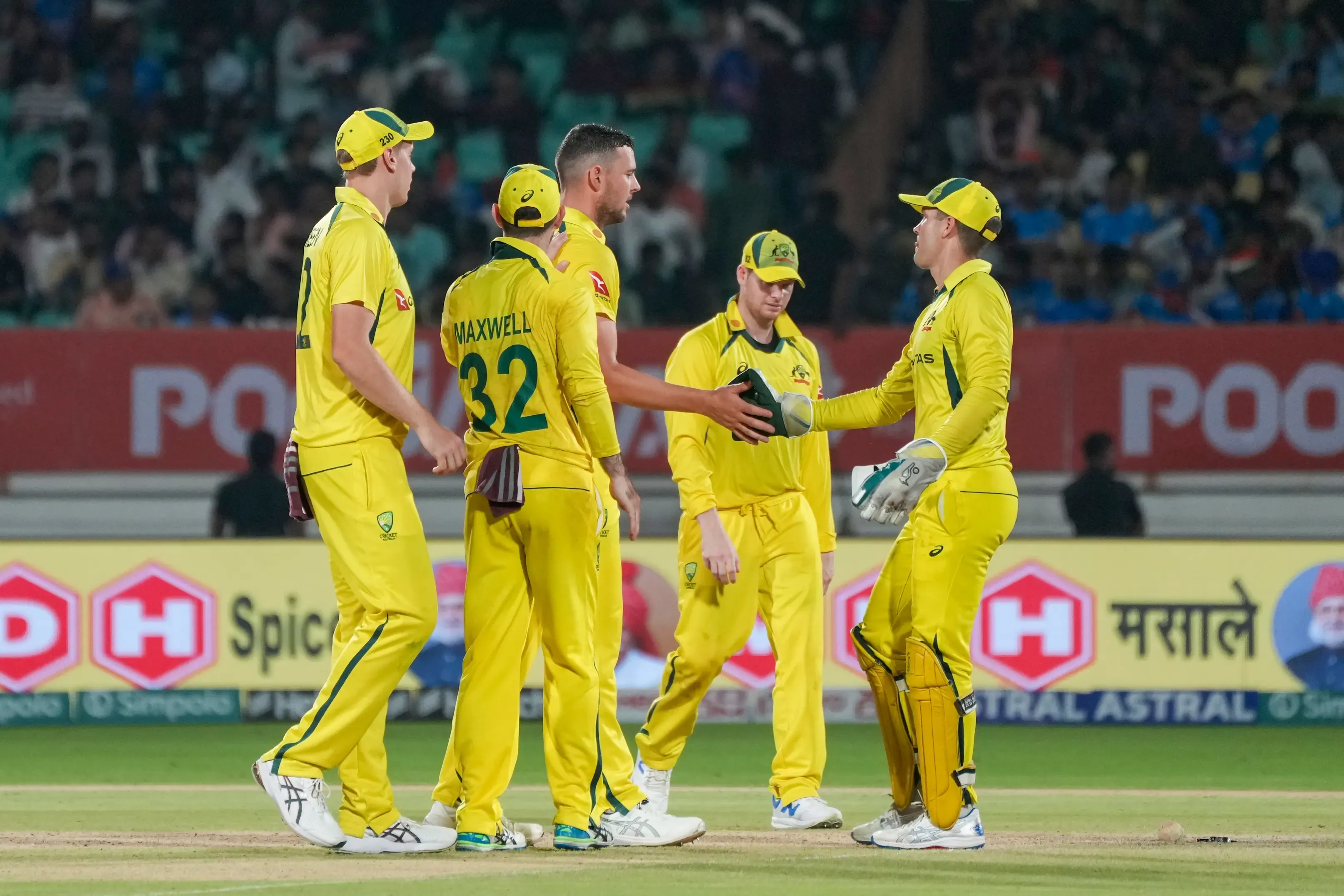 क्या ऑस्ट्रेलिया अपने घर में जीतने में असफल हो रही है, पिछले 4 वनडे में 200 का आंकड़ा क्यों नहीं छू सकी?