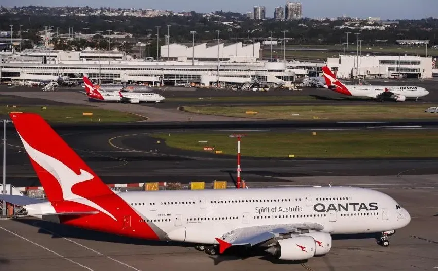 Emergency Landing of Qantas Flight at Brisbane Airport, Australia