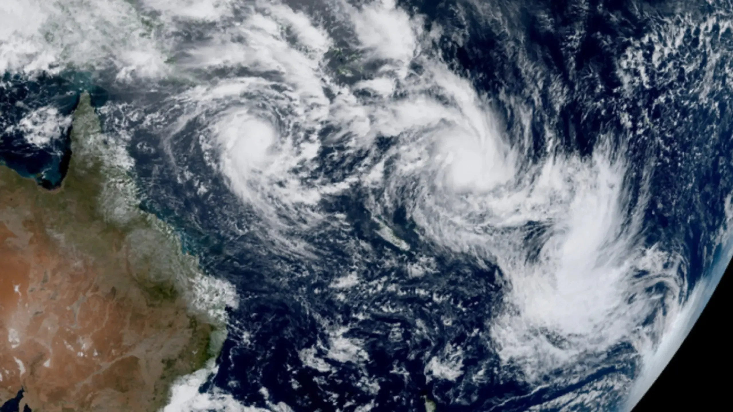 Residents of Queensland and NSW Prepare for Rare Tropical Cyclone Alfred