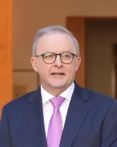 What Happened During the Swearing-in of Australian PM Albanese and His Ministers?