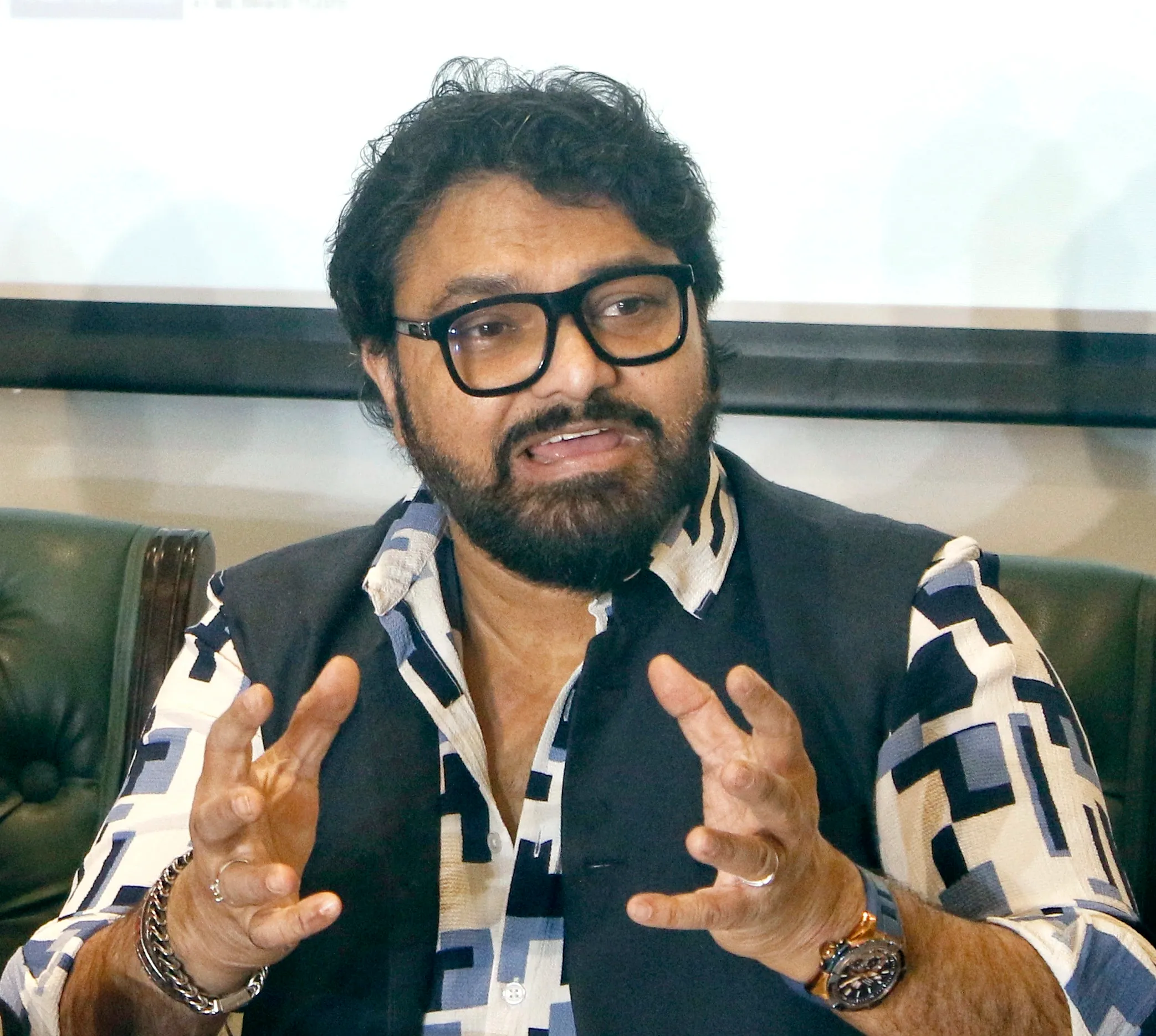 Why Does Babul Supriyo Consider Uttam Kumar a Timeless Inspiration?
