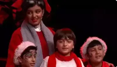 Bachchan and Khan Families Applaud Aaradhya and AbRam's Collaborative Performance