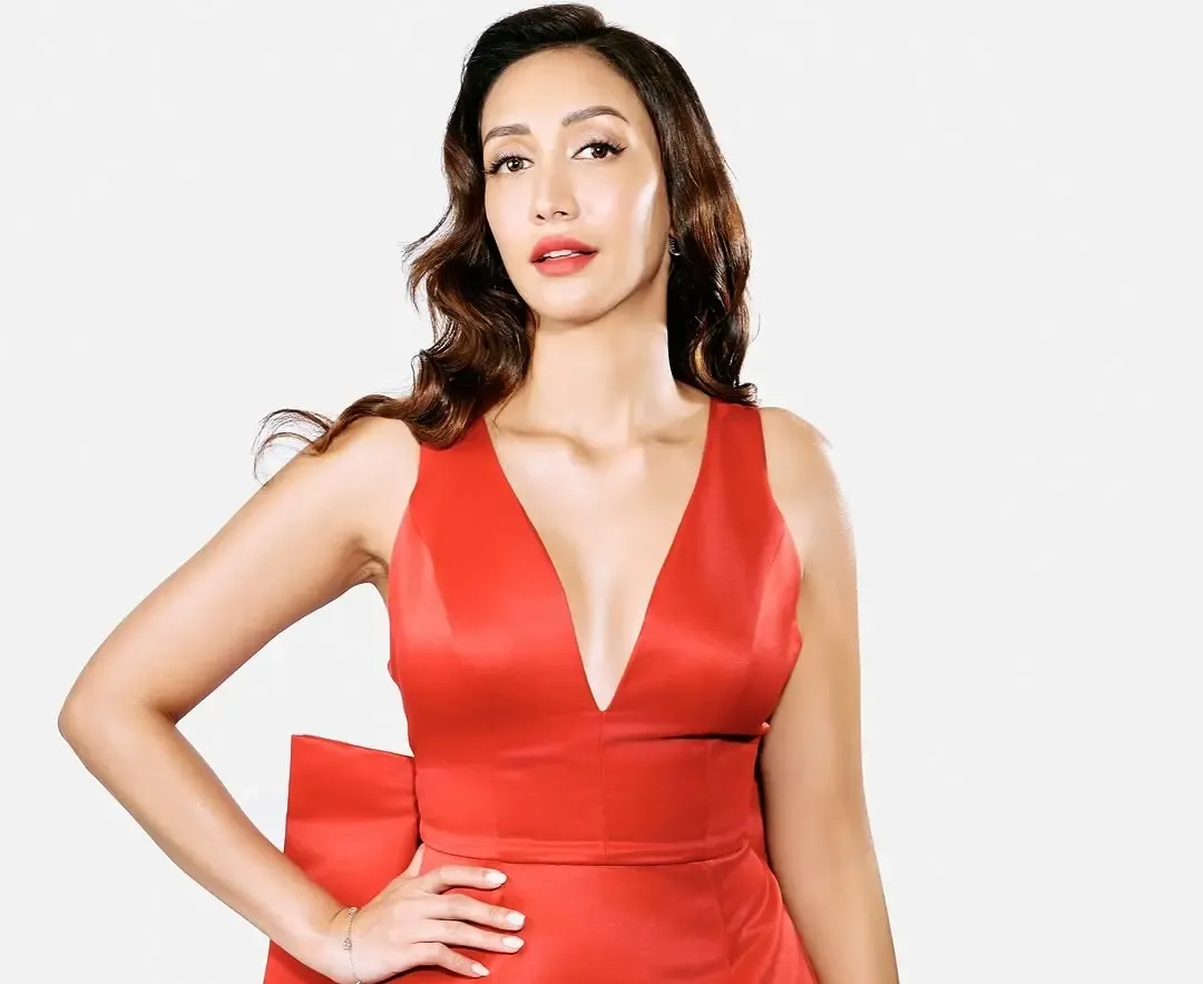 Shreya Chaudhry Discusses Challenges of Star Kid Comparisons