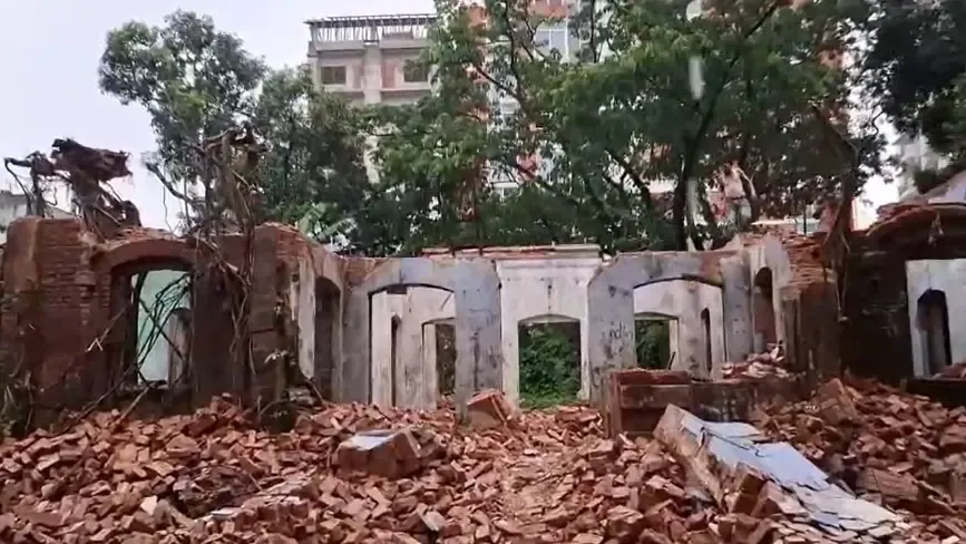 क्या भारत की बांग्लादेश में फिल्मकार सत्यजीत रे के पुश्तैनी घर को बचाने की पहल हो रही है?