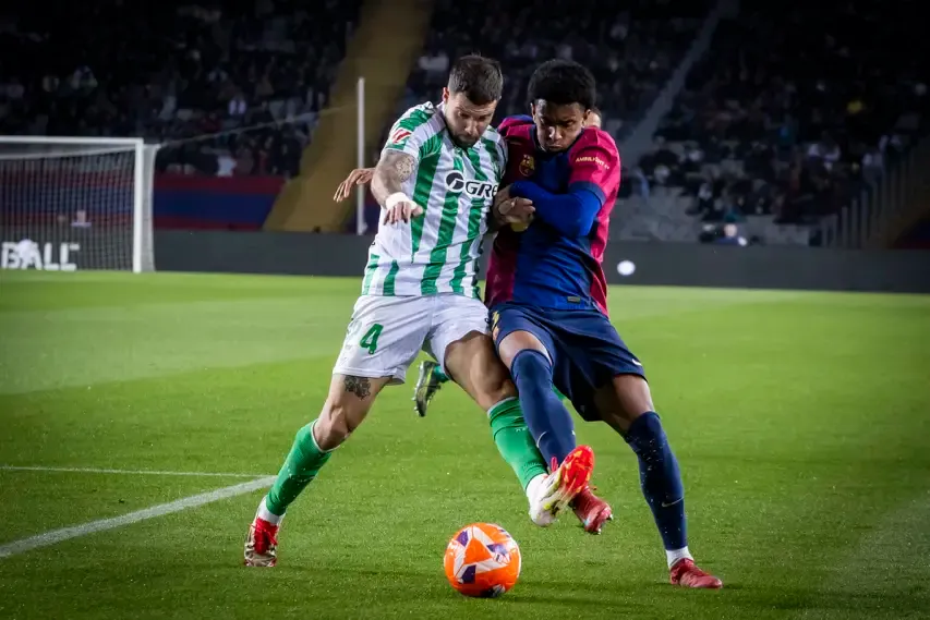 Barcelona Settles for Draw with Betis, Maintaining La Liga Lead