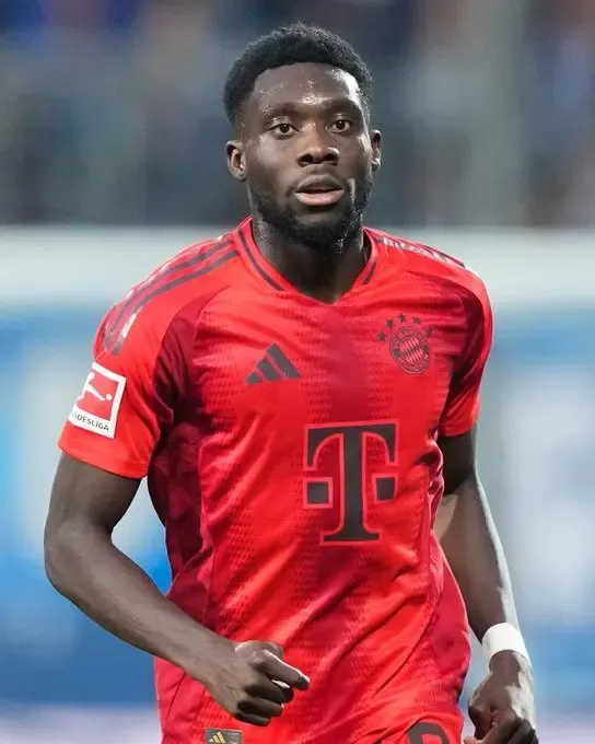 Alphonso Davies of Bayern Faces Extended Absence Due to ACL Injury