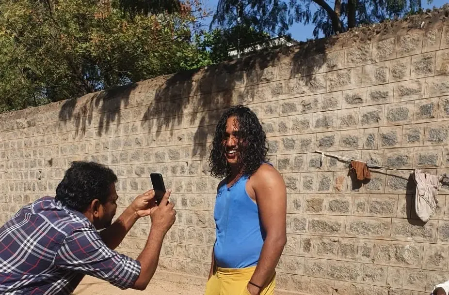 क्या बेल्लारी जेल में कैदियों की आलीशान जिंदगी की तस्वीरों से विवाद खड़ा हुआ?