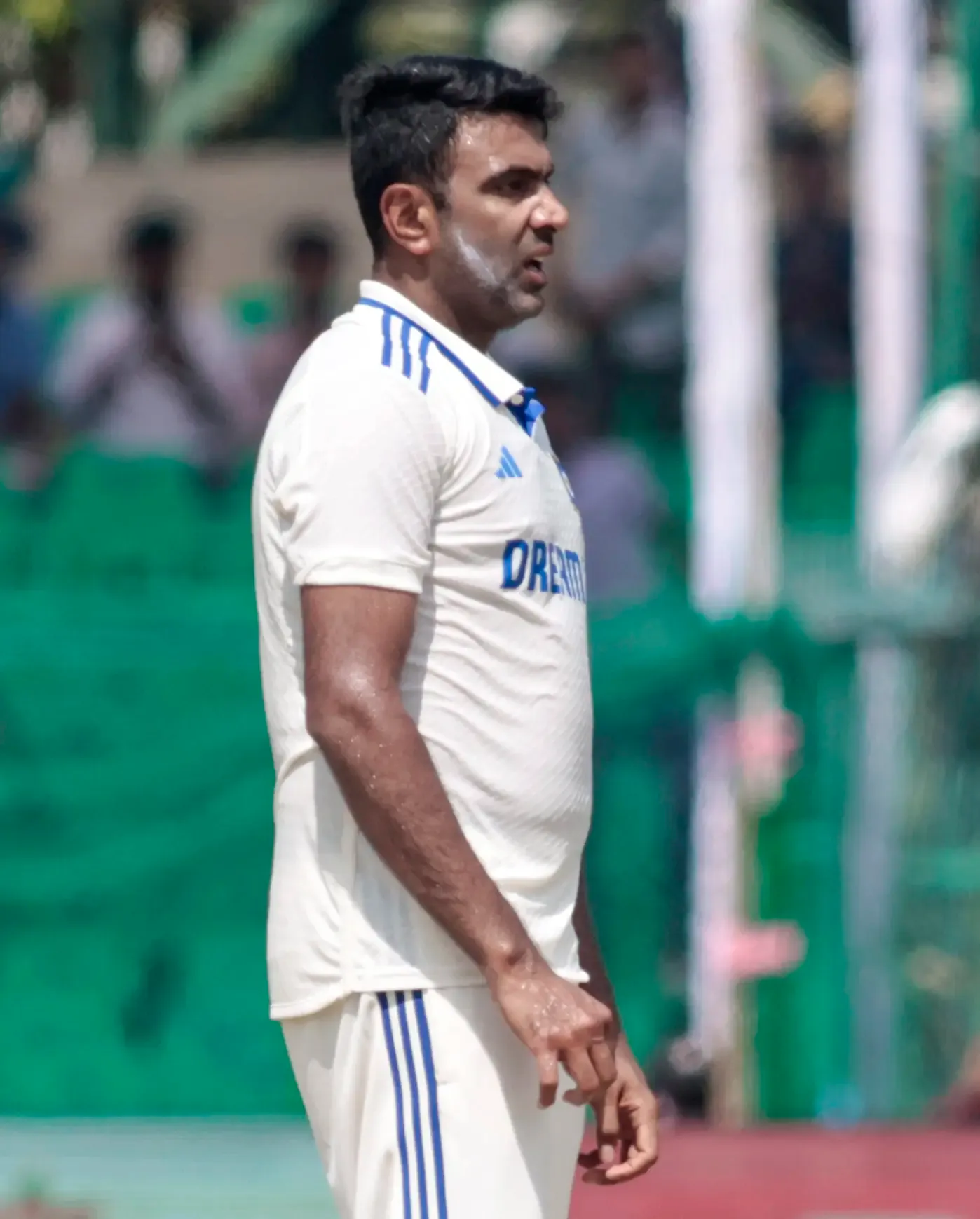 BGT: Gavaskar draws parallels between Ashwin's mid-series retirement and Dhoni's 2014-15 decision
