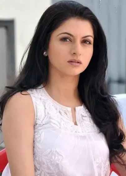 Bhagyashree Defends Against Claims of Pakistan's Role in Pahalgam Attack