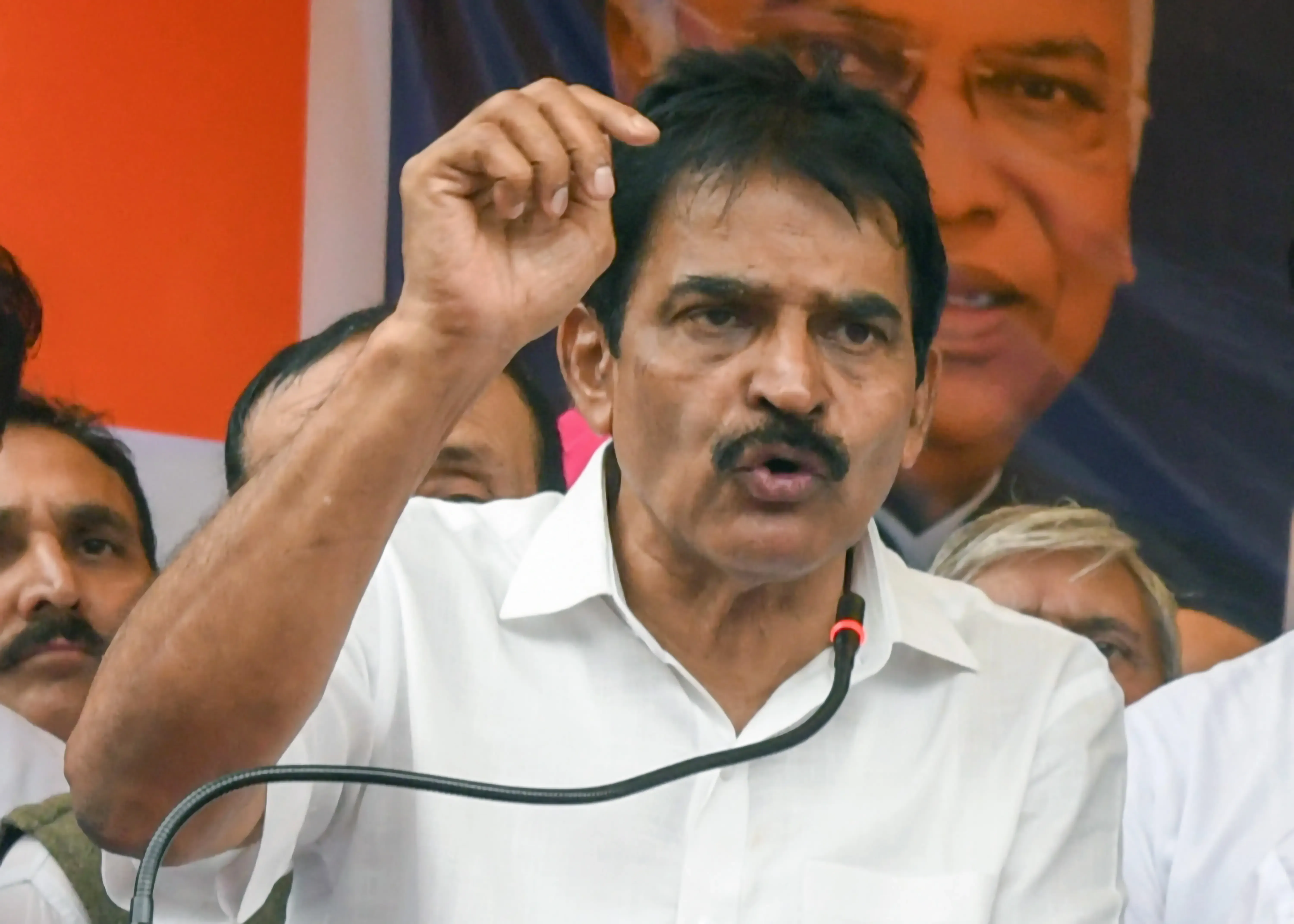 क्या भारतीय लोकतंत्र को बचाने के लिए 'करो या मरो' अभियान पर निकलना होगा? केसी वेणुगोपाल