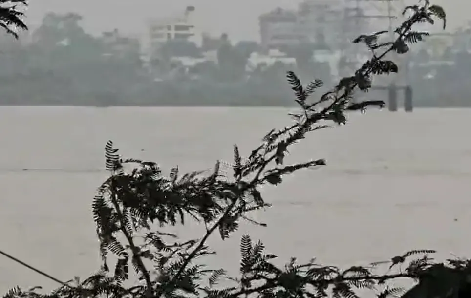 क्या भरूच में नर्मदा का जलस्तर 24 फुट तक पहुंचने से खतरा बढ़ गया है?