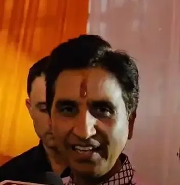 क्या भाषा नफरत नहीं, प्रेम फैलाती है? : कुमार विश्वास
