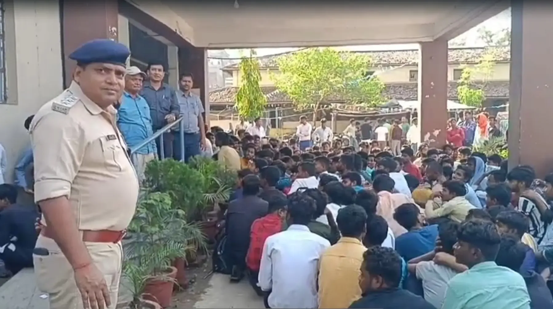 Bihar: 400 Youngsters Rescued from Private Placement Firm in East Champaran