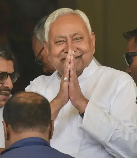 क्या बिहार के सीएम नीतीश कुमार और अन्य नेताओं ने रक्षाबंधन पर शुभकामनाएं दीं?