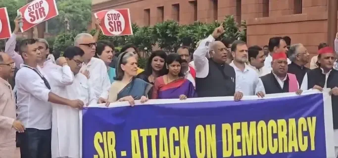 क्या बिहार में एसआईआर के माध्यम से वोटिंग का अधिकार छीनने की साजिश है? : खड़गे