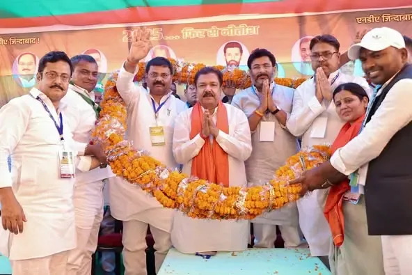 Bihar: NDA Leaders Exhibit Solidarity at Workers' Conference; Aim for Historic Win in Assembly Elections