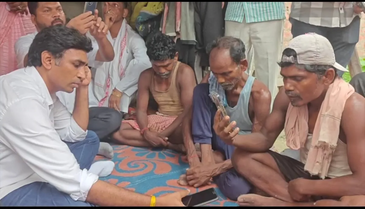 क्या बिहार के पूर्णिया में आदिवासी परिवार की हत्या के मामले में राहुल गांधी ने पीड़ितों से बात की?