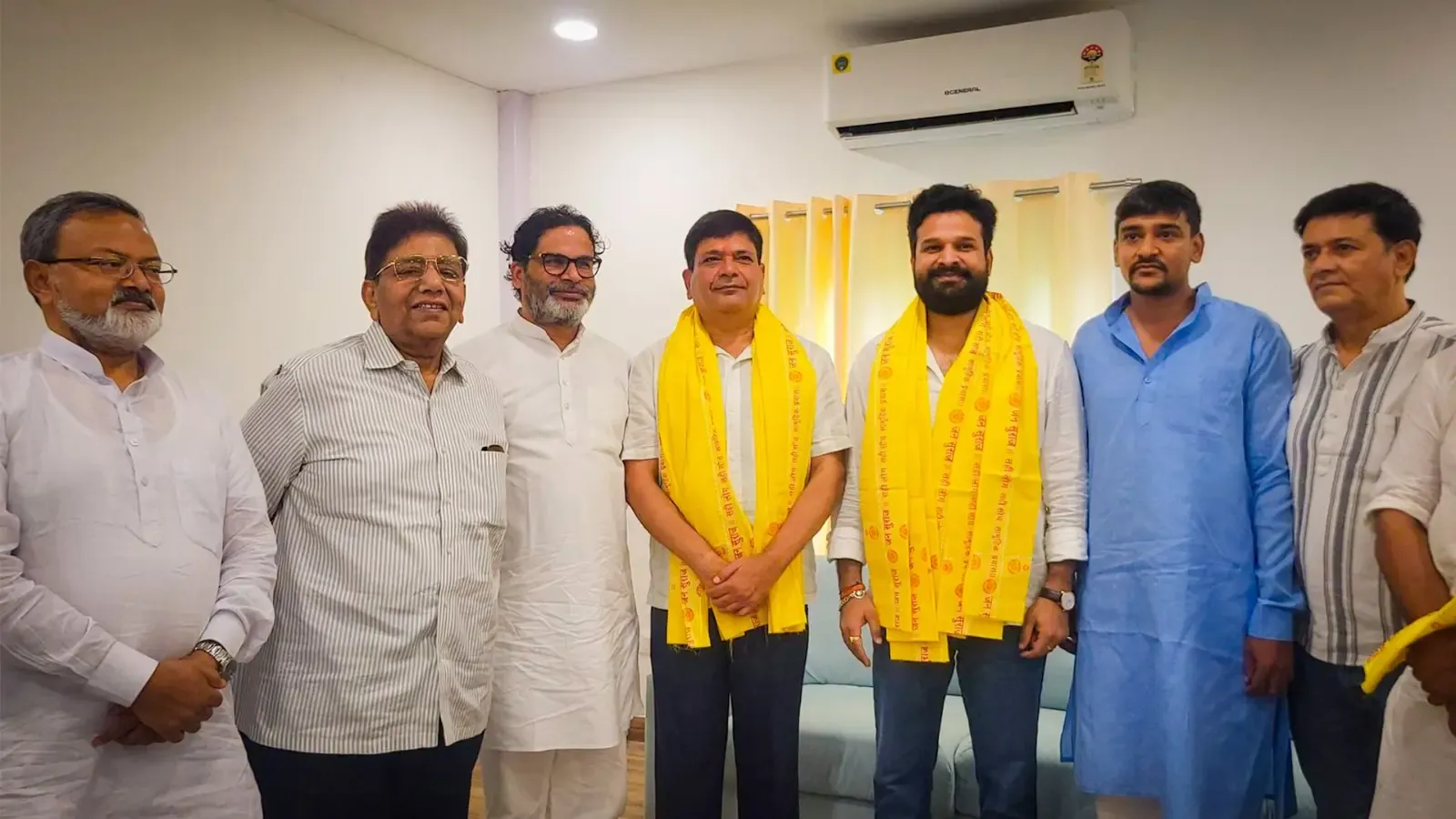 क्या बिहार के पूर्व आईपीएस जयप्रकाश सिंह और अभिनेता रितेश पांडेय जन सुराज में शामिल हुए?