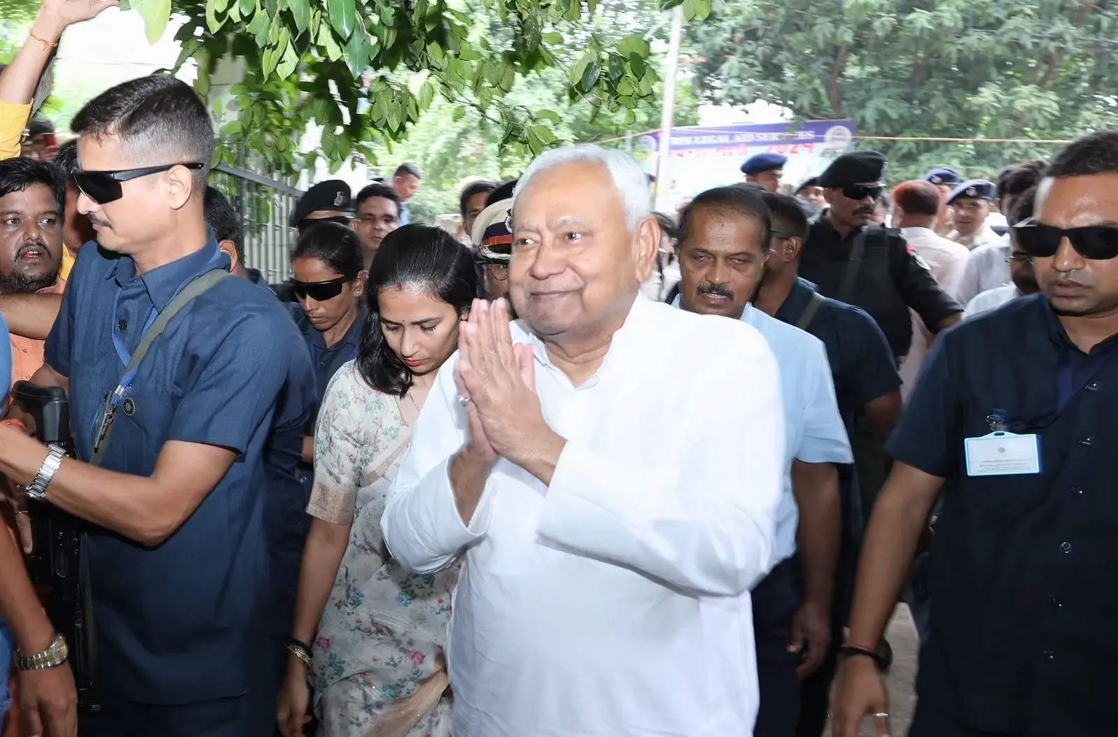क्या बिहार सरकार ने शिक्षा विभाग के रसोइयों और स्कूल गार्ड की सैलरी दोगुनी कर दी?
