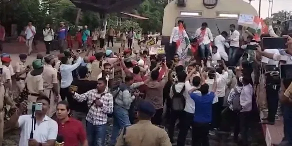 Why Are Protests and Blockades Shaking Bihar? Rahul Gandhi Joins the Movement in Patna