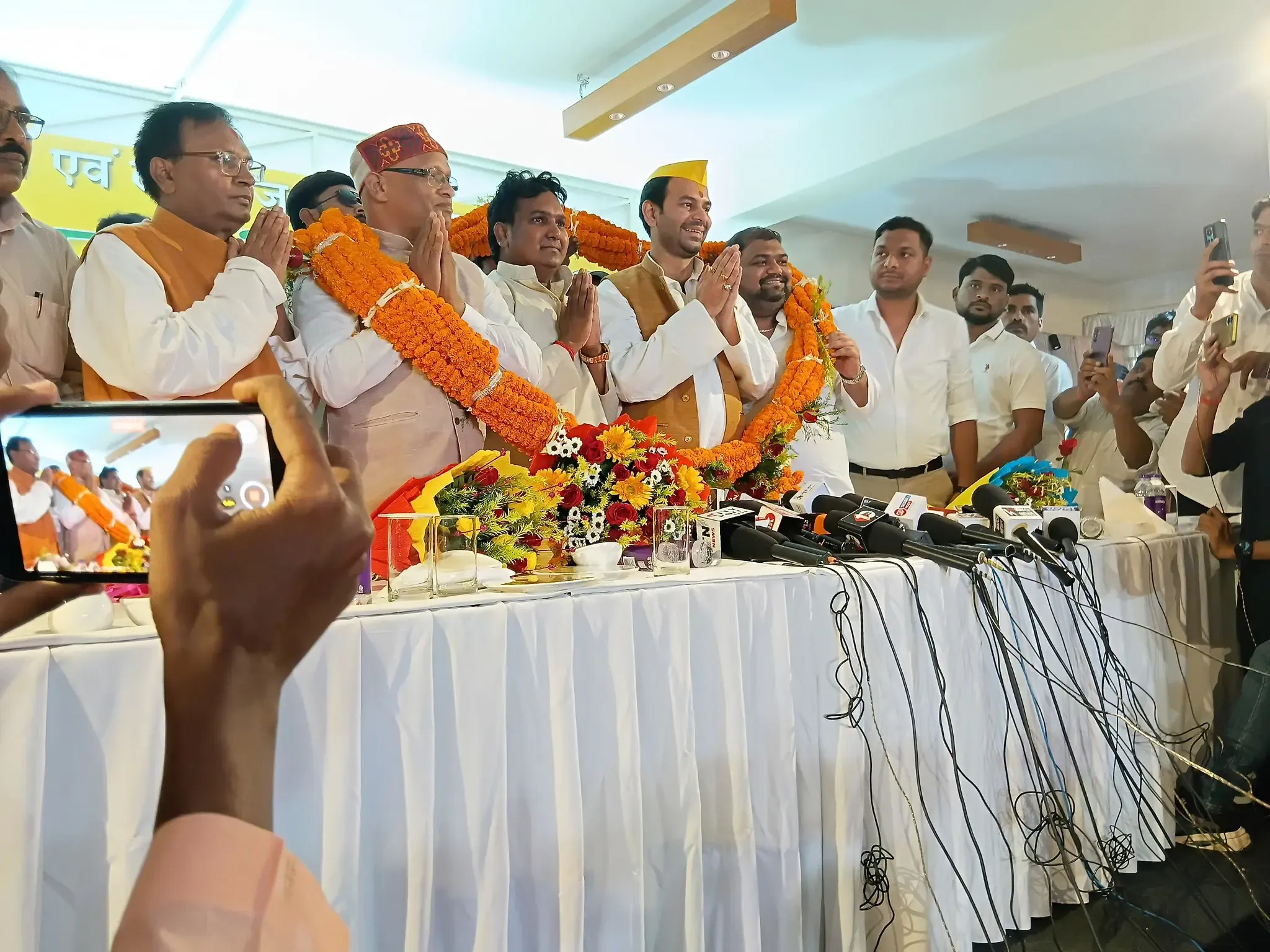 क्या तेज प्रताप ने वीवीआईपी पार्टी से गठबंधन किया? तेजस्वी के प्रति दिया आशीर्वाद