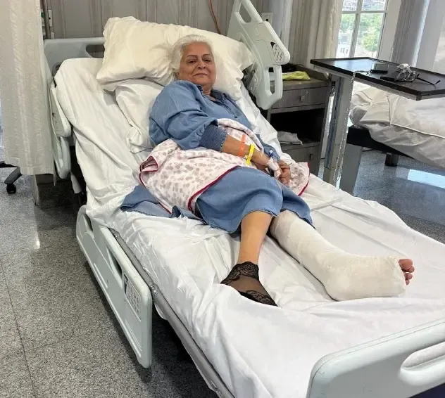 Did Bina Kak Undergo Surgery After a Leg Fracture?