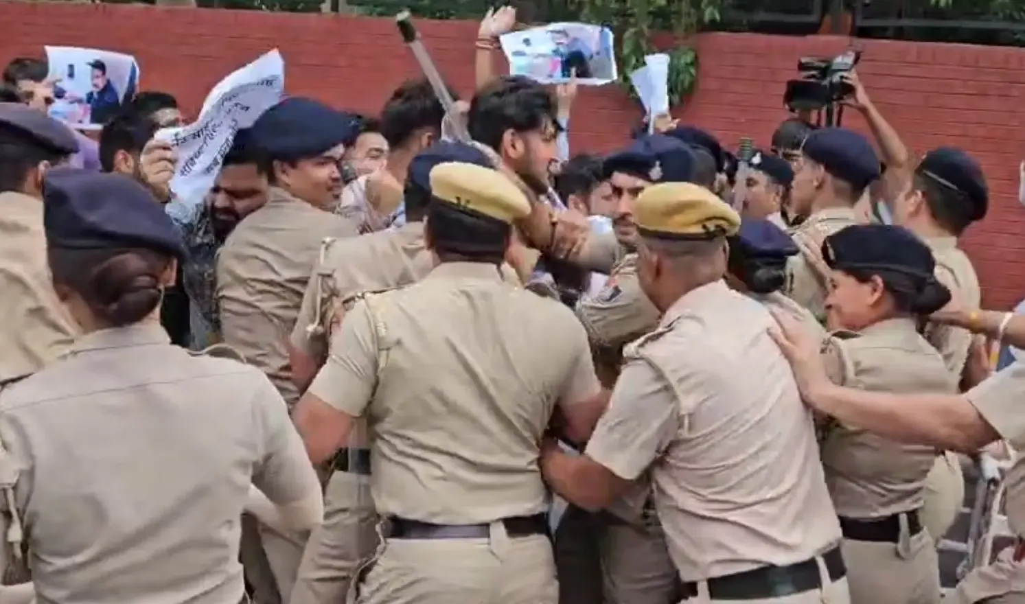 क्या भाजपा द्वारा ‘संविधान हत्या दिवस’ मनाने पर कांग्रेस ने विरोध प्रदर्शन किया?