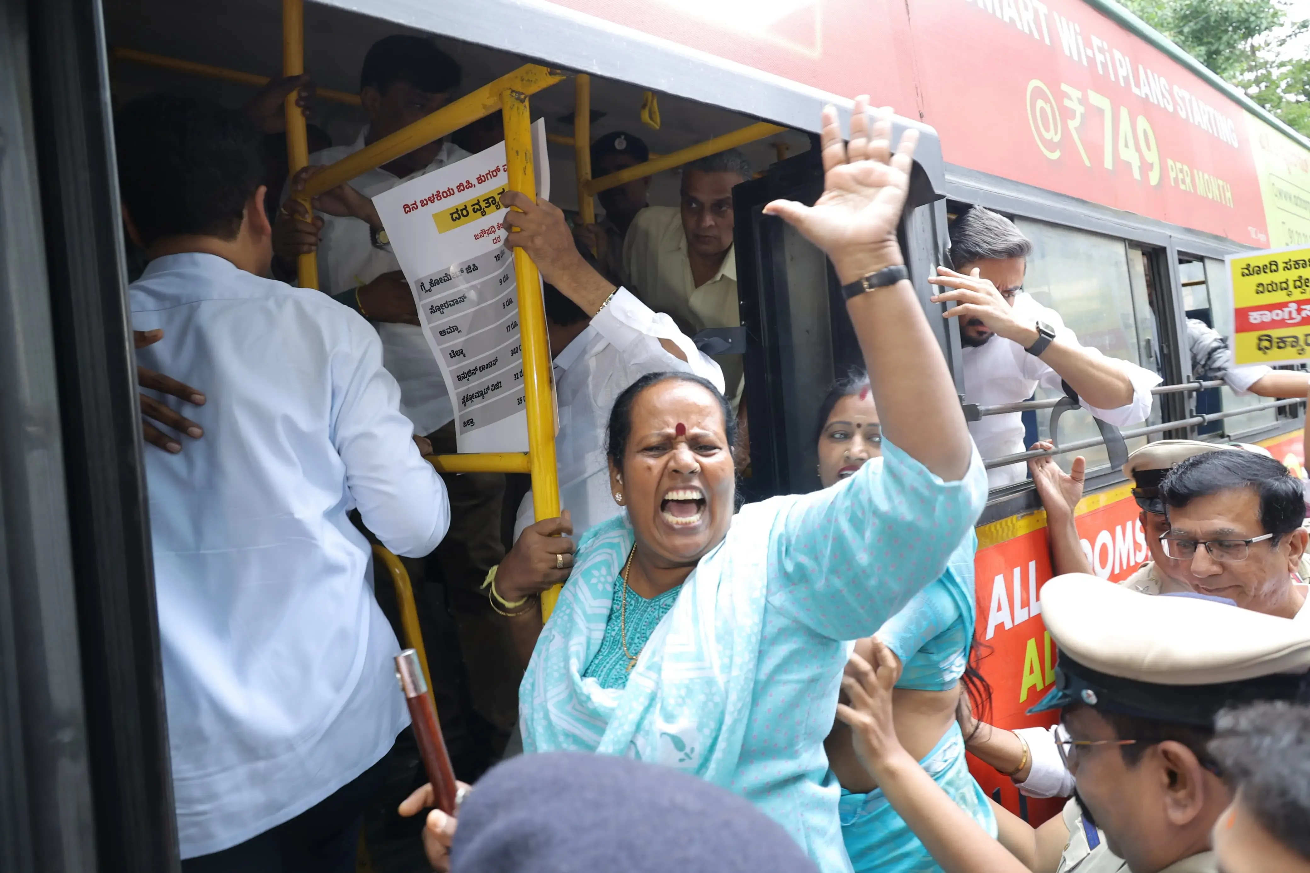 Why Are BJP Leaders Protesting the Closure of Jan Aushadhi Centres in Karnataka Hospitals?