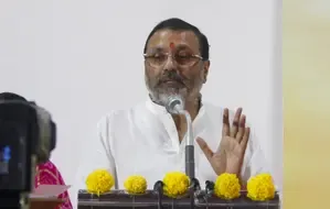 Did BJP MP Uncover Nehru’s 1963 Letter to Challenge Rahul Gandhi’s ‘Surrender’ Comment on PM Modi?