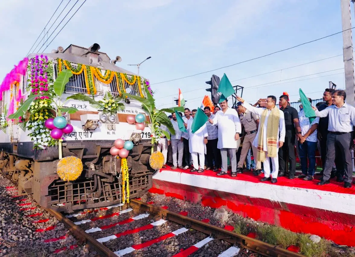 Did BJP MP Sambit Patra Flag Off the Puri-Lalgarh Express Extension to Sri Ganganagar?