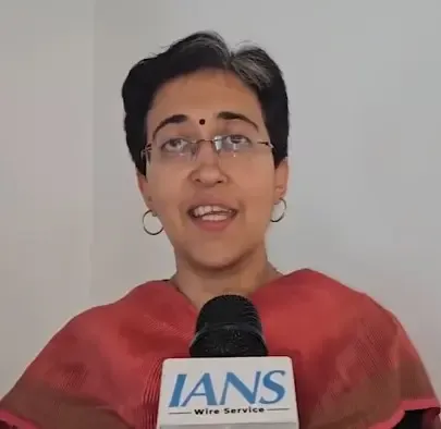 Atishi Questions BJP's Free Gas Cylinder Promise for Holi