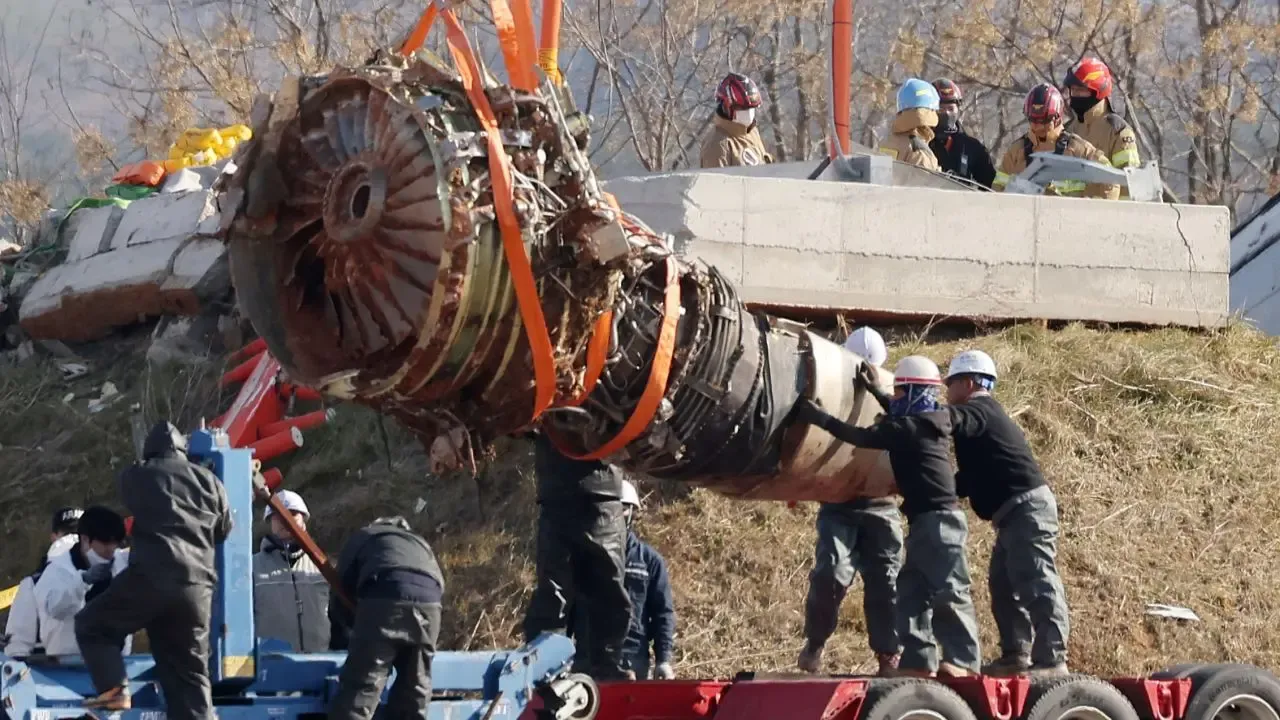 Black Box Malfunction of South Korea's Crashed Passenger Aircraft: Last Four Minutes Unrecorded