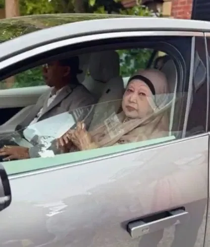 Is BNP Chief and Former Prime Minister Khaleda Zia Back in Bangladesh?