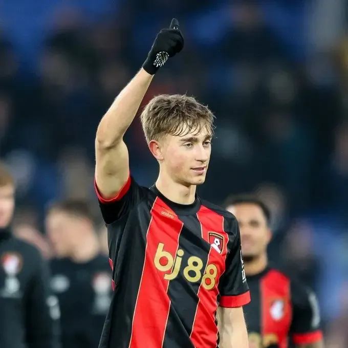 Dean Huijsen of Bournemouth Receives First Call-Up for Spain to Fill In for Inigo Martinez