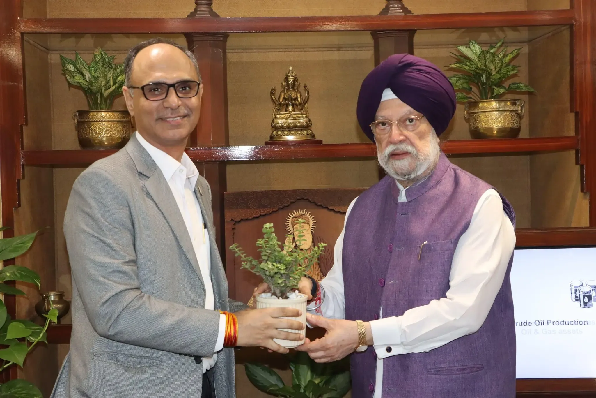 Did BPCL Achieve Record Refinery Capacity Utilization at 40.5 Million Tonnes in FY25?