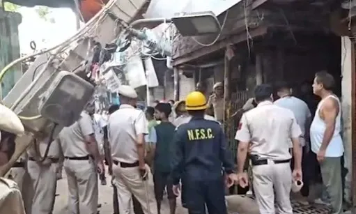 What Happened to the Building in Delhi's Janata Mazdoor Colony?