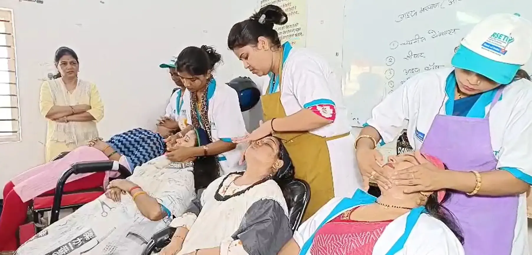 क्या मध्य प्रदेश की महिलाएं आत्मनिर्भरता की नई कहानी लिख रही हैं?