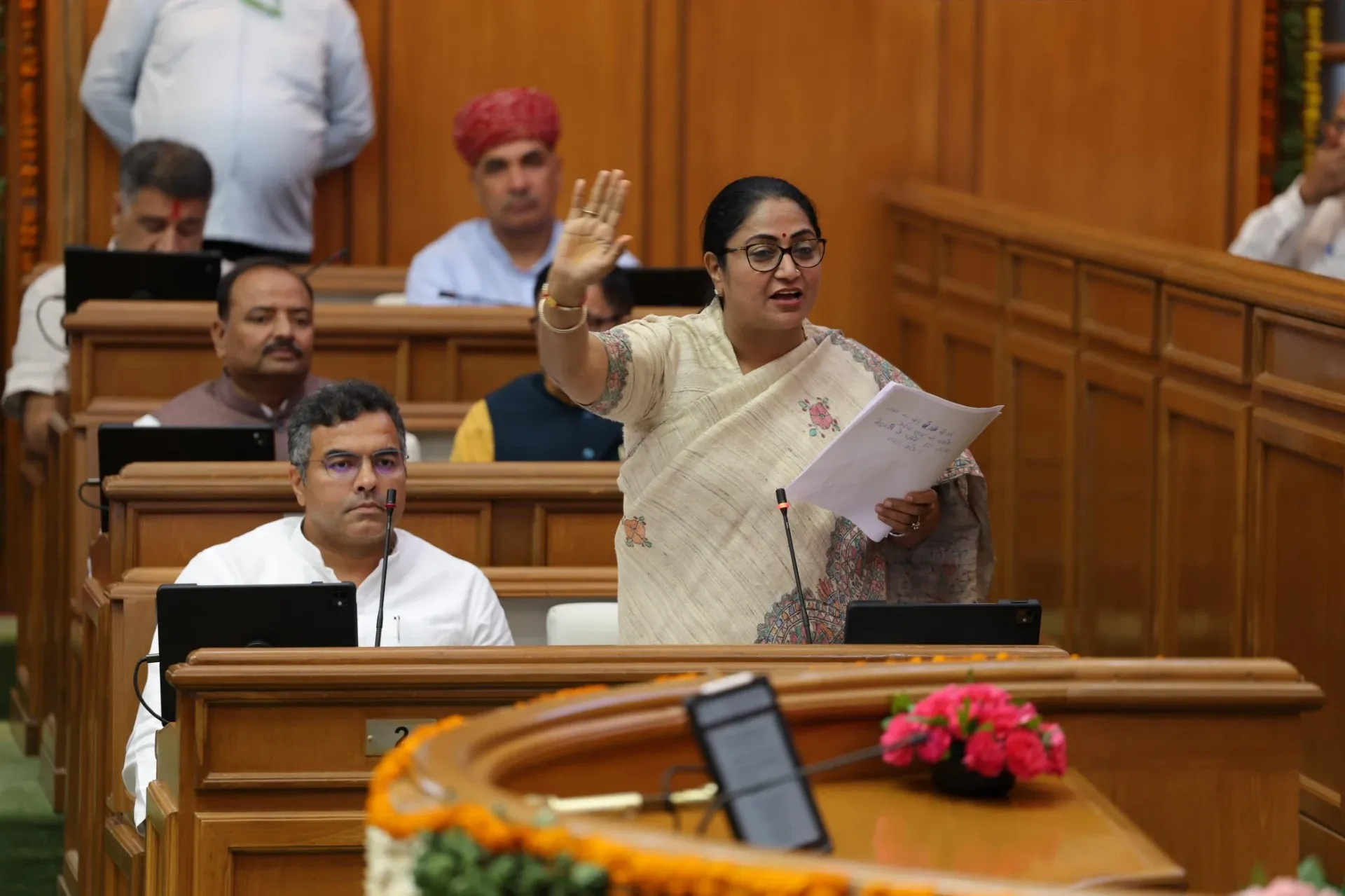 Did Delhi CM Rekha Gupta Criticize the Previous AAP Government for Failing Workers?