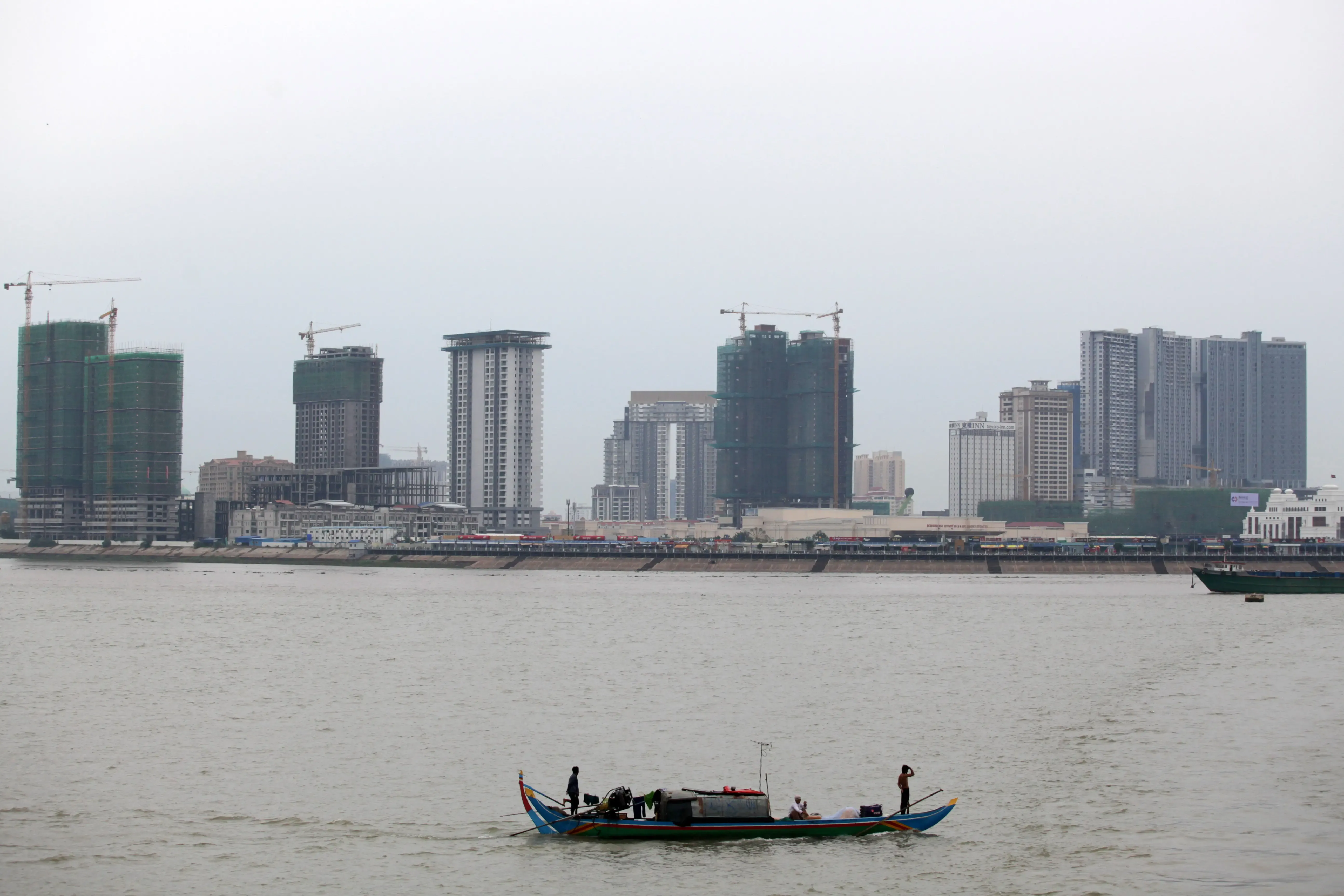 Cambodia Calls for Caution Due to Poor Air Quality