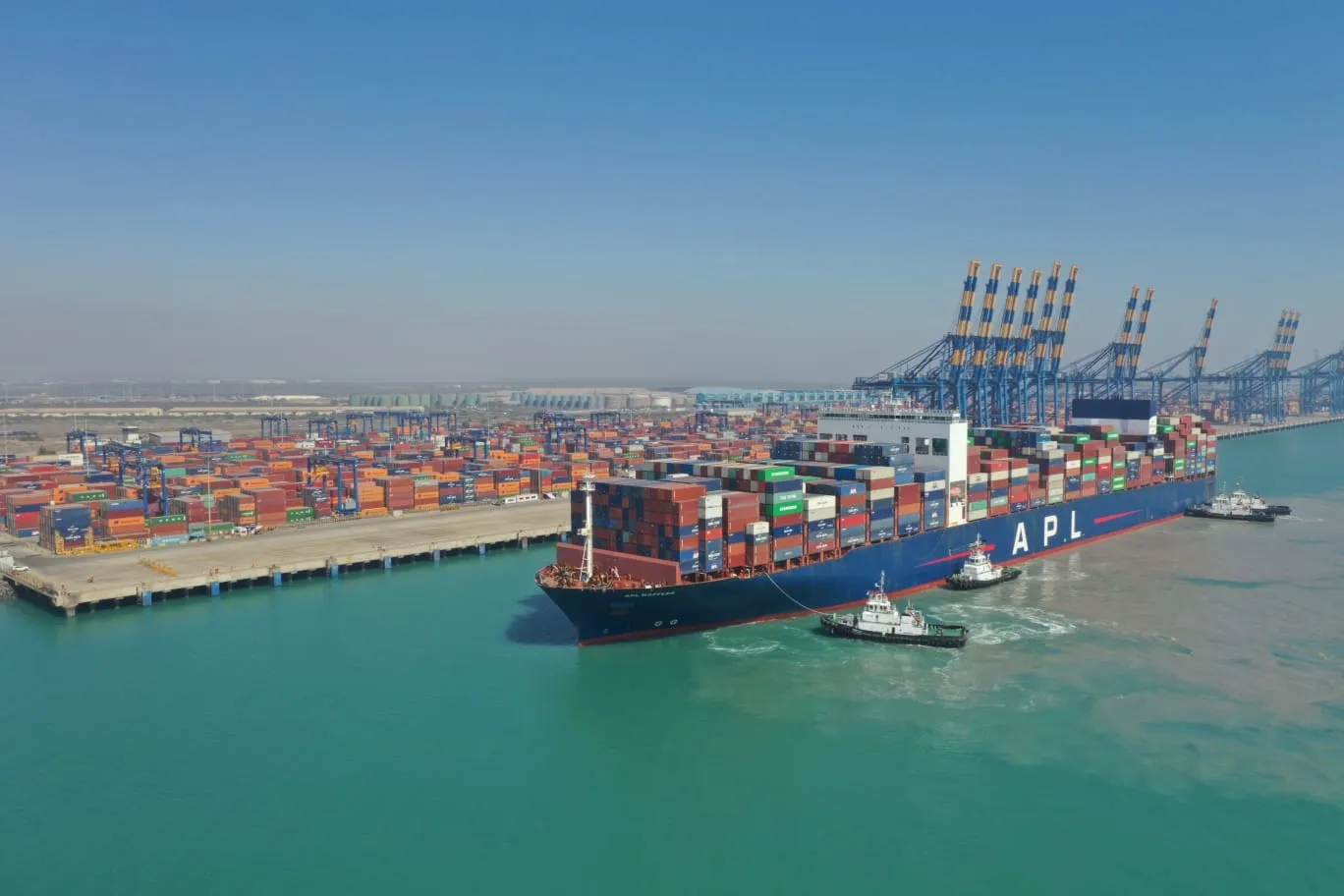 How did cargo handled by India’s major ports surge to a record 855 million tonnes in FY25?