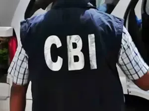 Did CBI Arrest a Junior Passport Assistant and Agent for Taking Bribes in Mumbai?